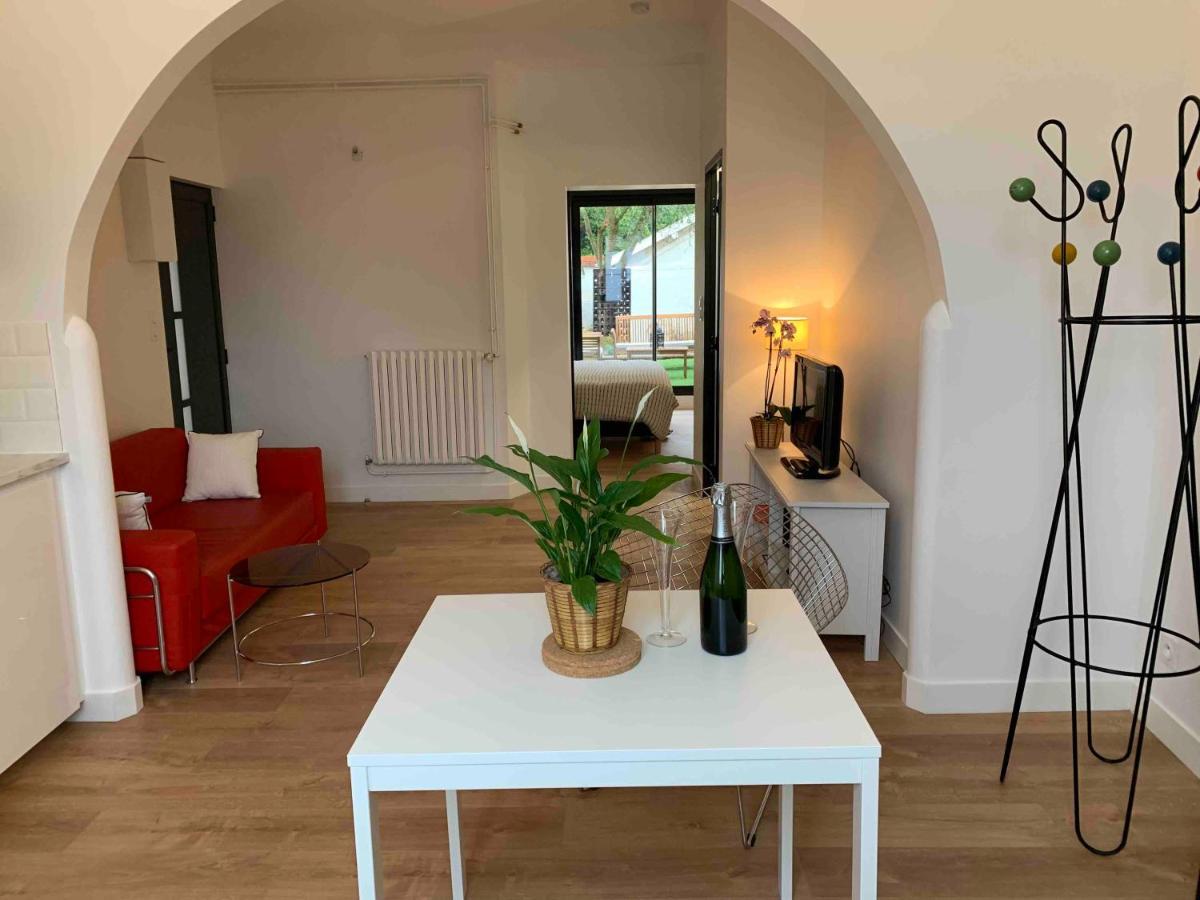 Secret Garden Apartment Ay-Champagne Exterior photo