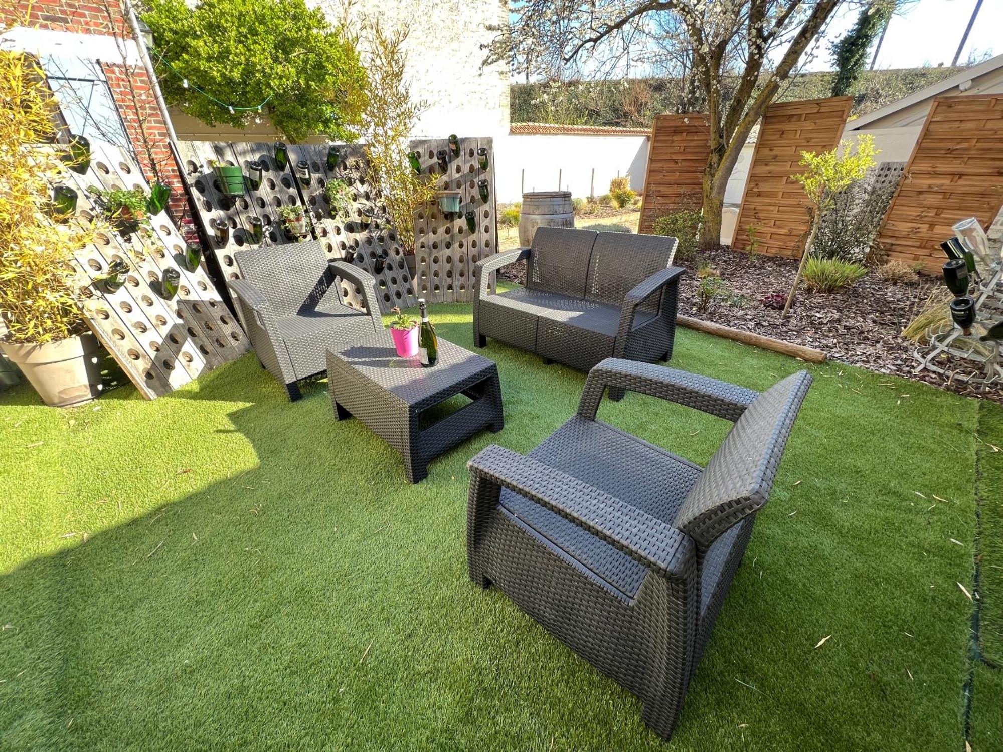 Secret Garden Apartment Ay-Champagne Exterior photo